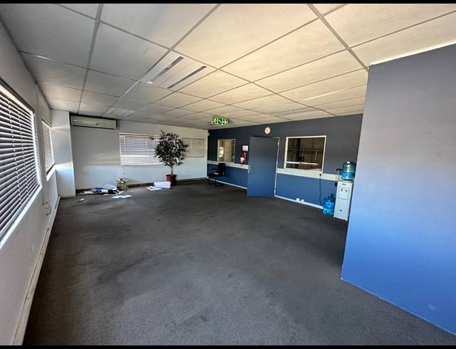 2,020M² WAREHOUSE TO LET IN TUNNEY
